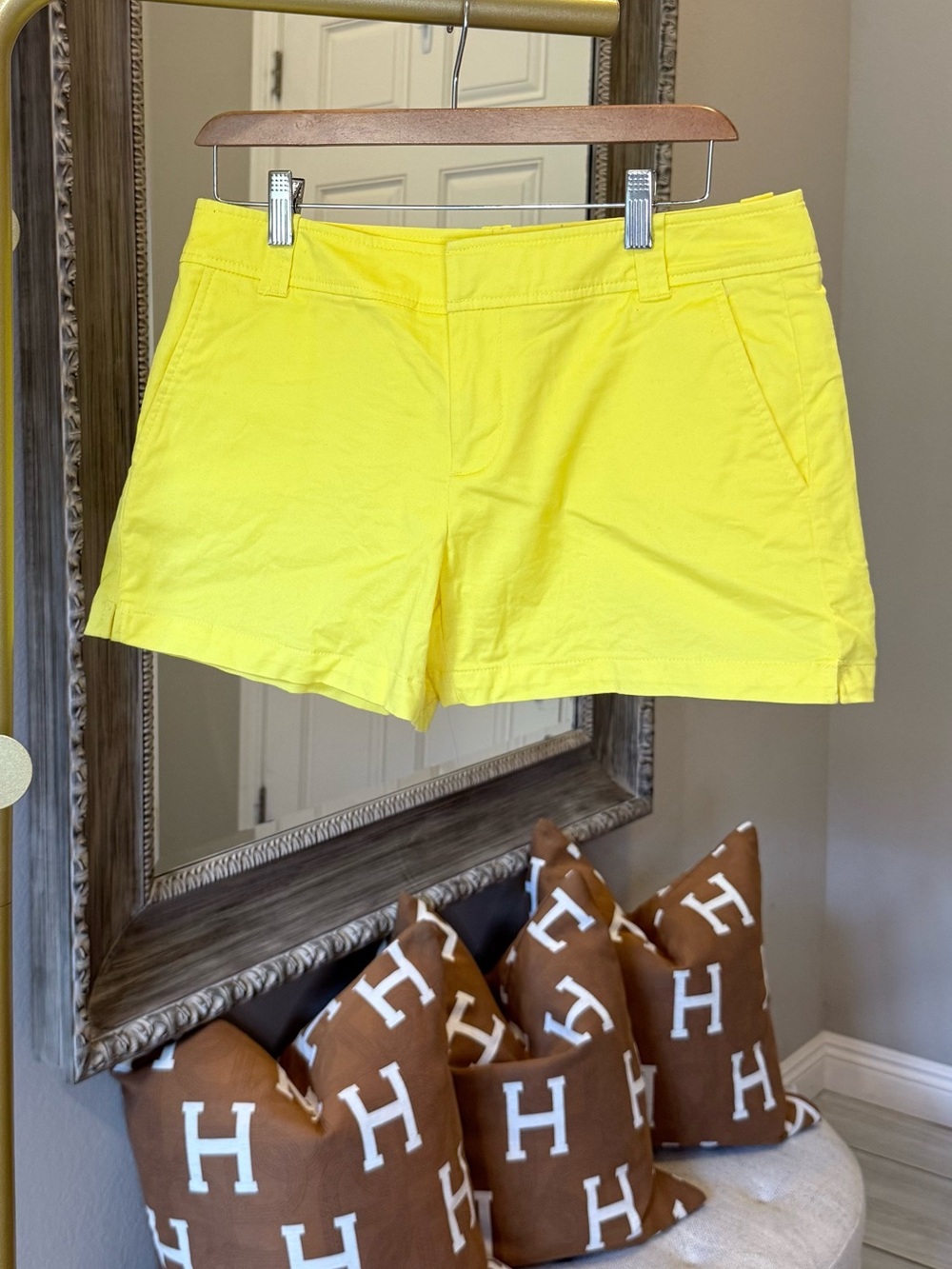 New York & Company Bright Yellow Women's Shorts 4
